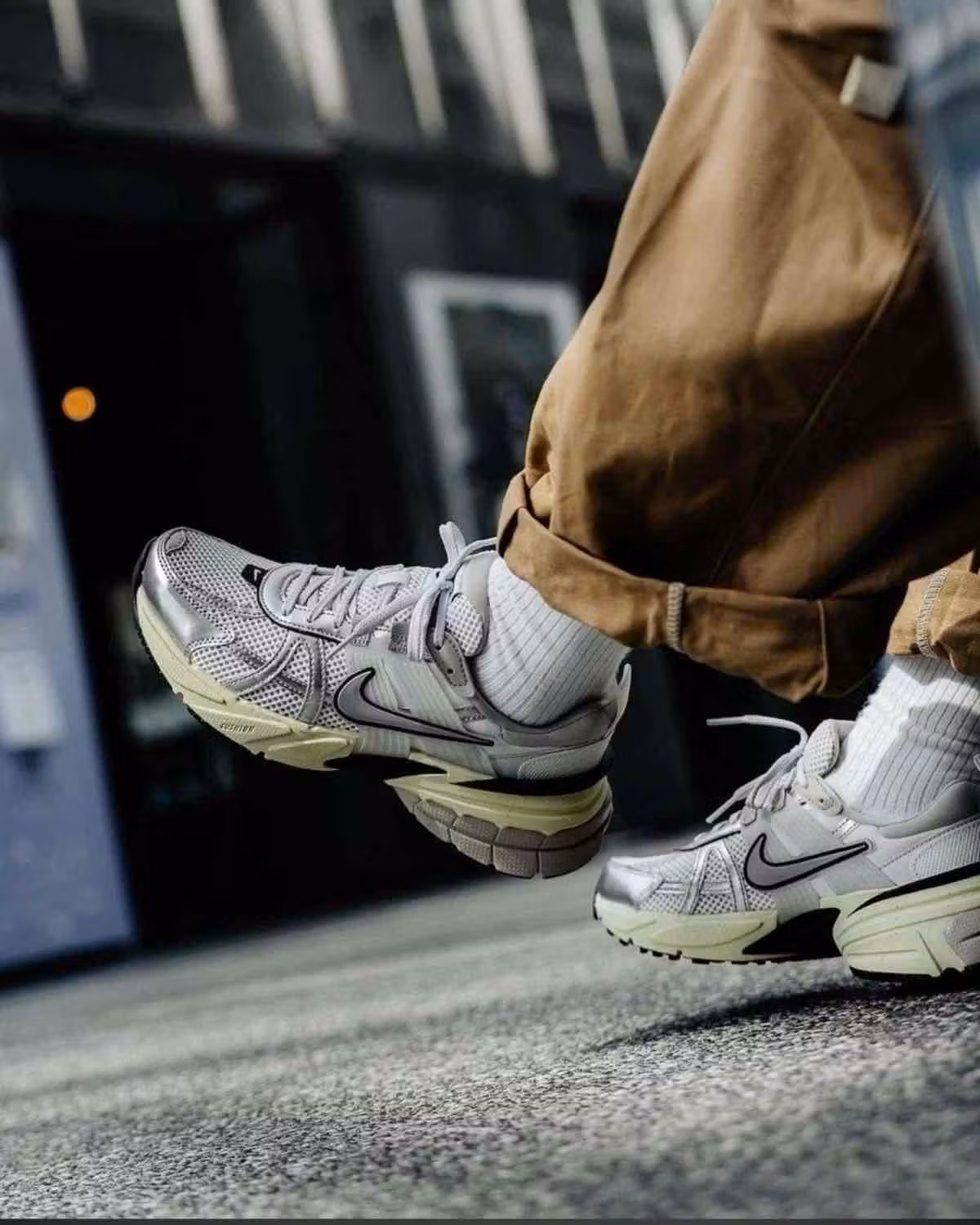 Nike V2K Run 'Pure Platinum Metallic Silver' HJ4497-100 Nike V2K Run 'Pure Platinum Metallic Silver' HJ4497-100